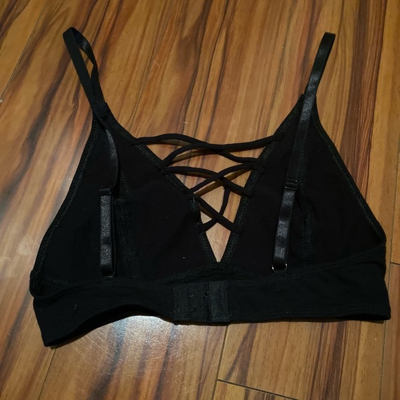 NWOT Super cute and sexy black bralette by Out From Under. - Picture 3 of 3